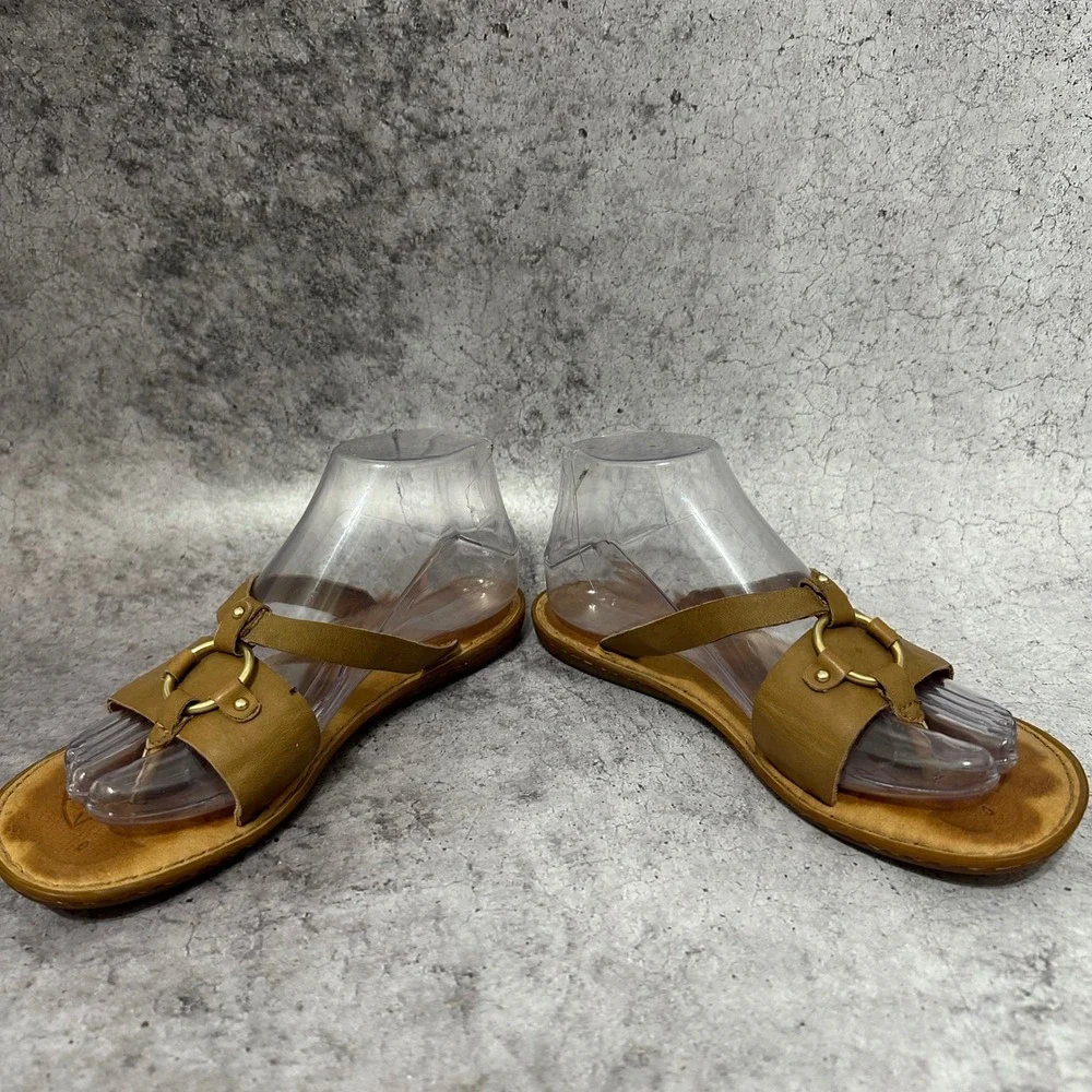 Born Kallan Sandals Womens Size 8 Brown Leather Gold Ring Thong Flat Slides